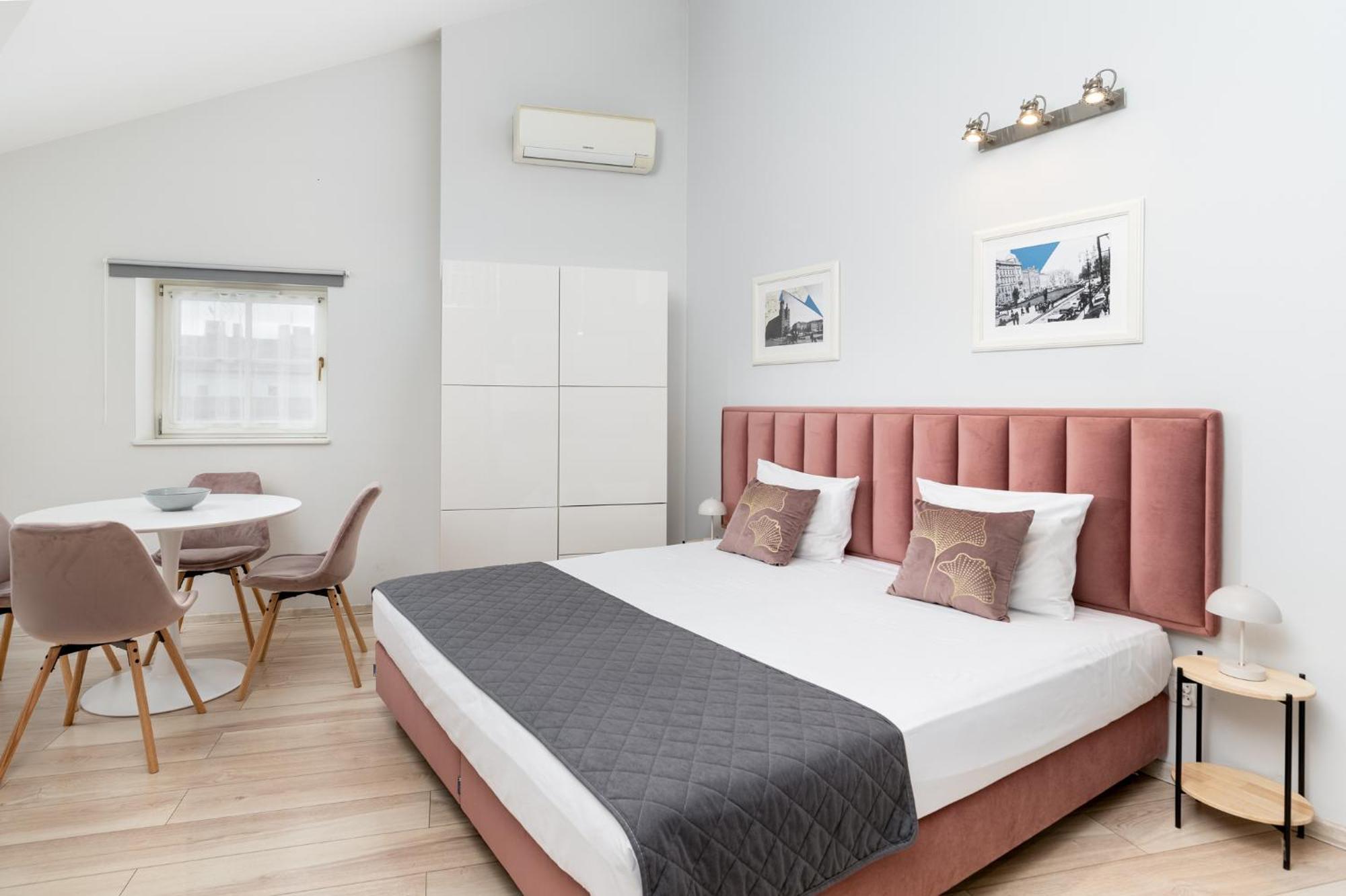 Miodowa Boutique Residence คราคูฟ ภายนอก รูปภาพ